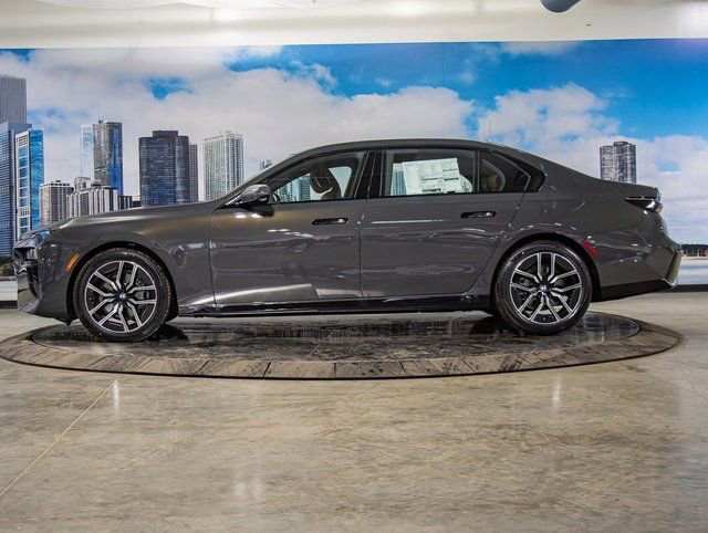 Used 2026 BMW 740i xDrive w/ Premium Package AWD/4WD image 6