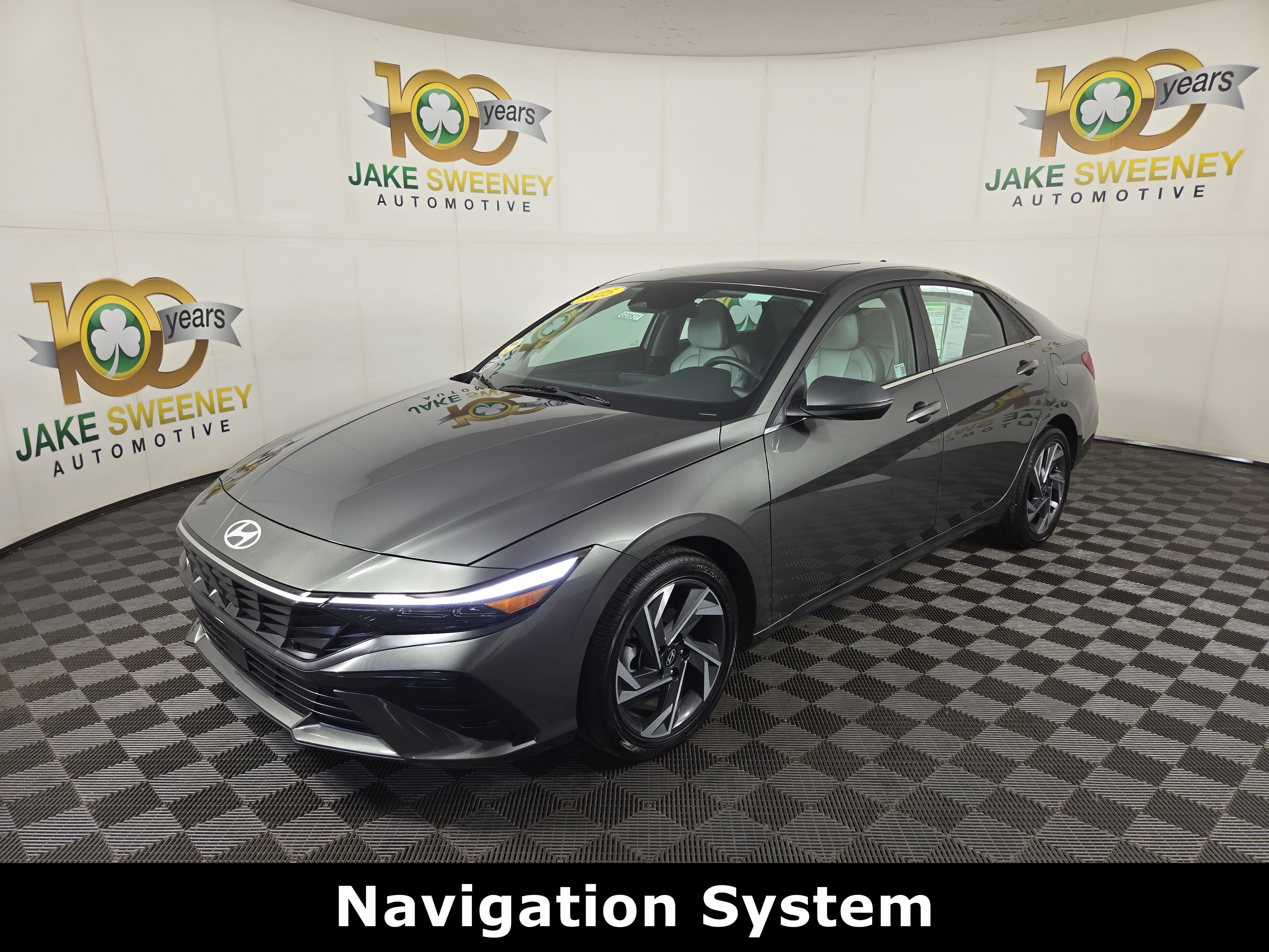 Used 2025 Hyundai Elantra Limited FWD image 3