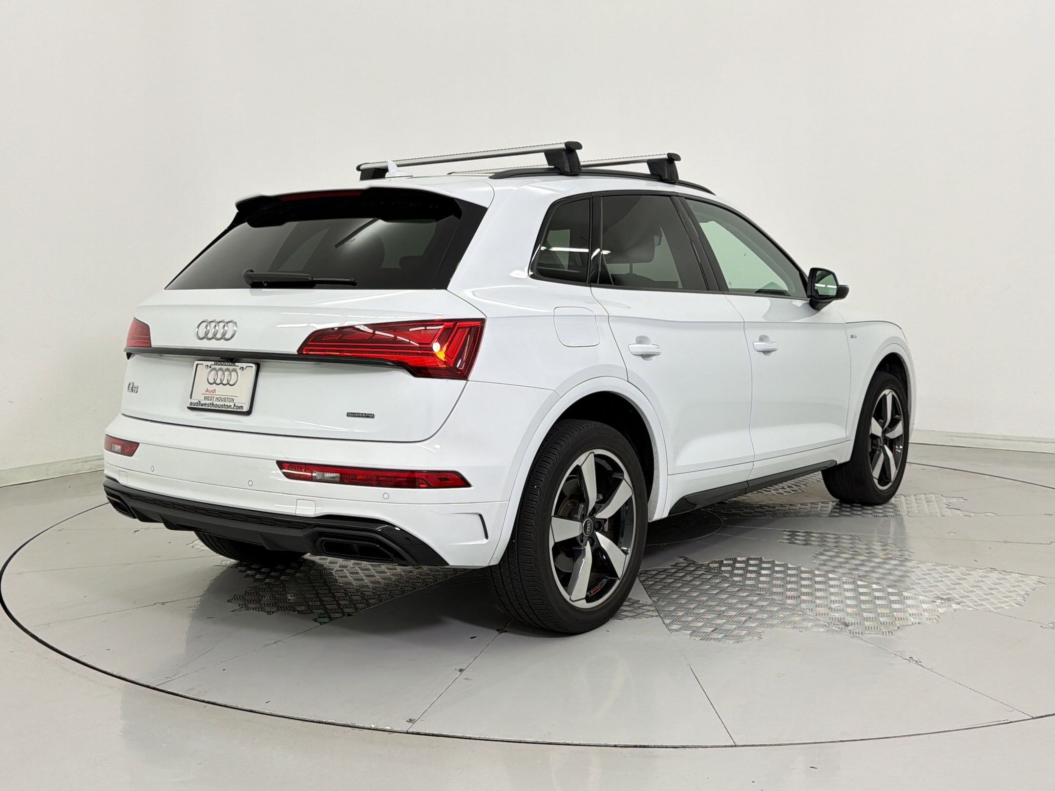 Used 2023 Audi Q5 2.0T Premium Plus w/ Premium Plus Package AWD/4WD image 9