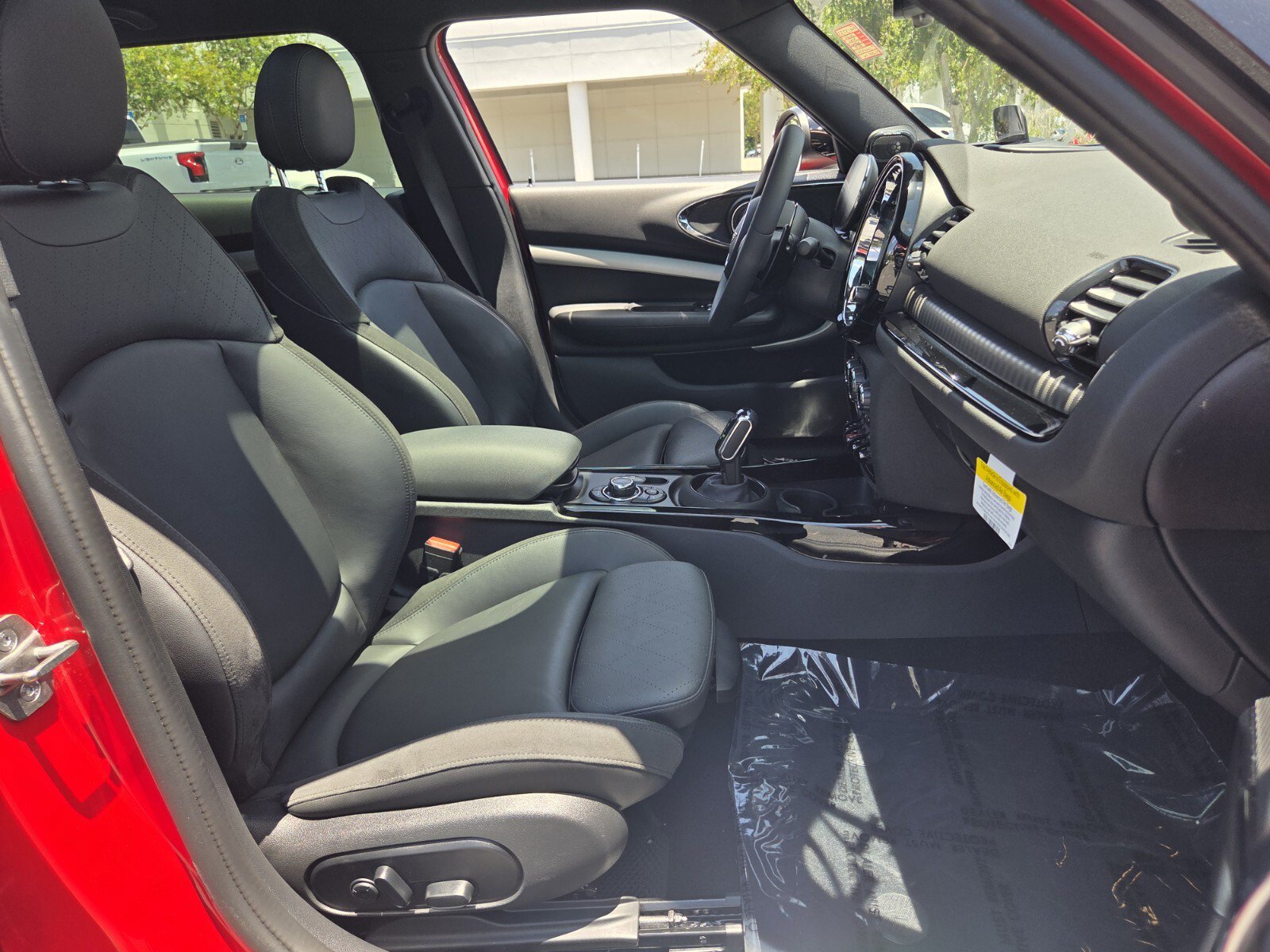 Certified 2024 MINI Cooper Clubman S FWD image 17