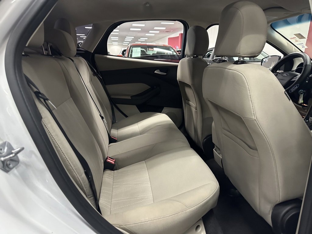 Used 2017 Ford Focus SE image 28
