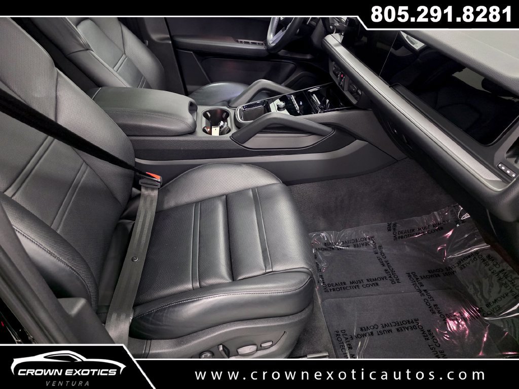 Used 2024 Porsche Cayenne S AWD/4WD image 12