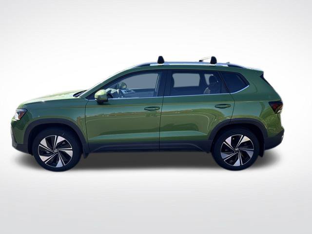 Used 2025 Volkswagen Taos SE AWD/4WD image 5