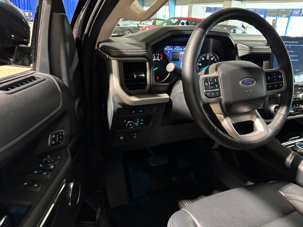 Used 2024 Ford Expedition XLT image 10