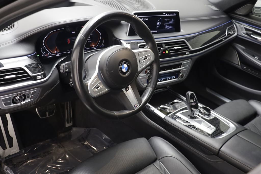 Certified 2022 BMW 750i xDrive w/ Autobahn Package AWD/4WD image 6