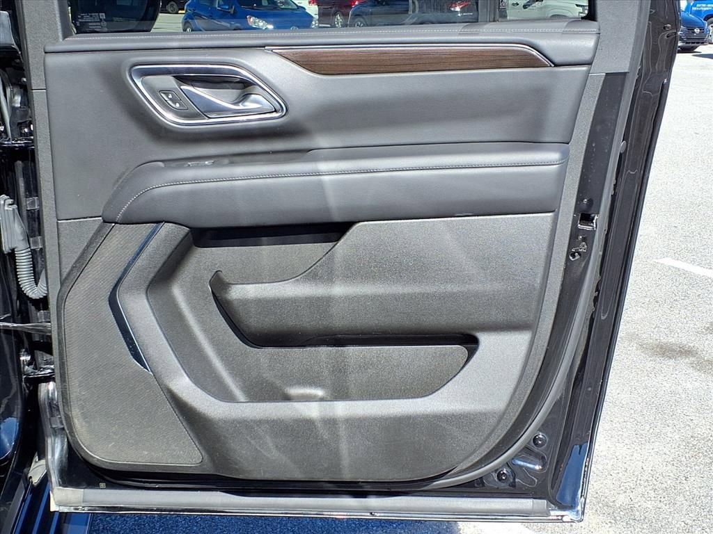 Used 2024 GMC Yukon XL SLE image 15