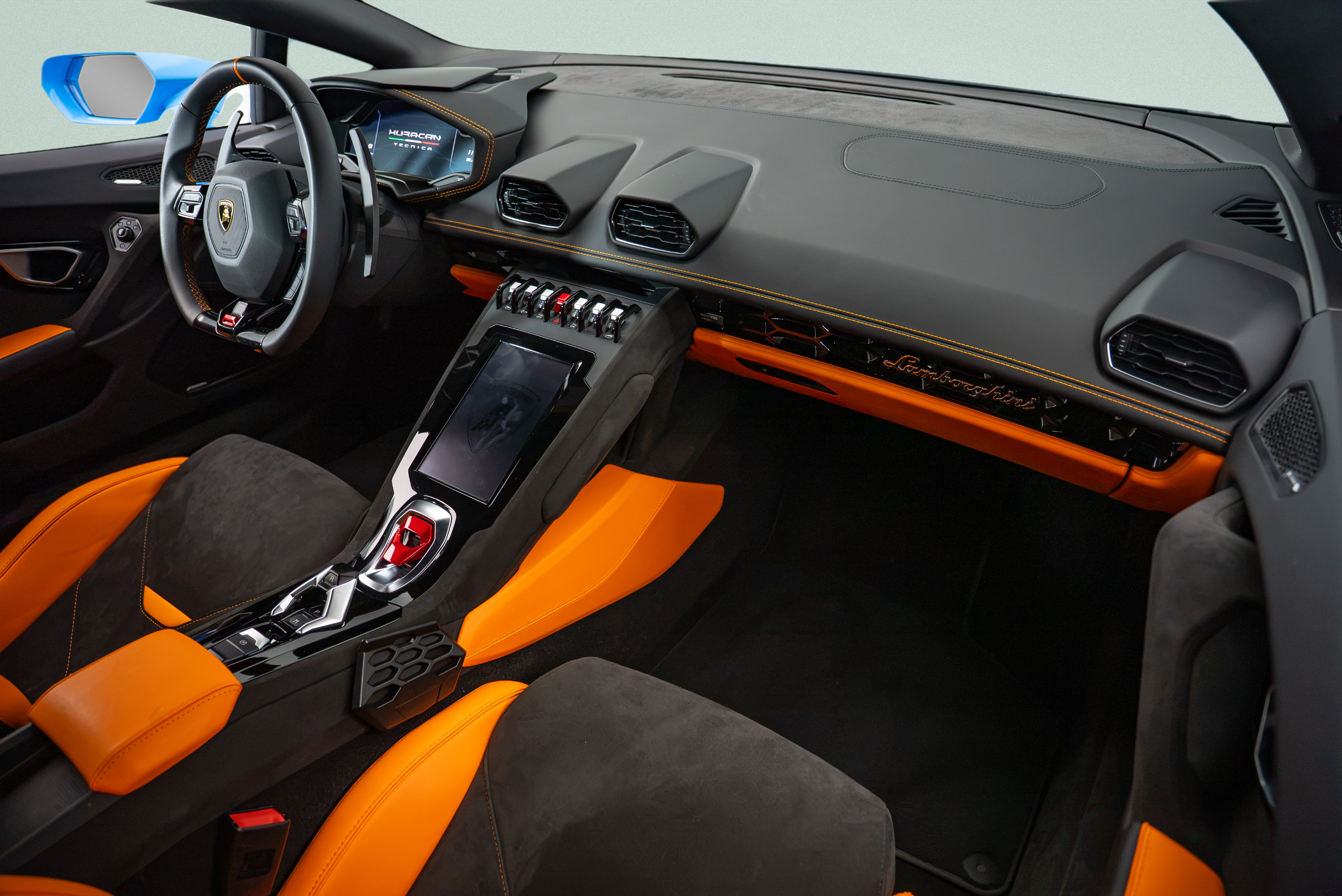 Used 2024 Lamborghini Huracan Tecnica RWD image 8