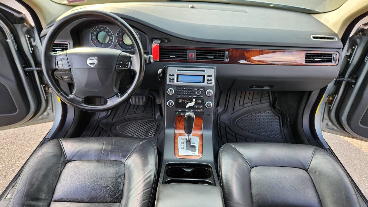 Used 2008 Volvo XC70 3.2 image 32