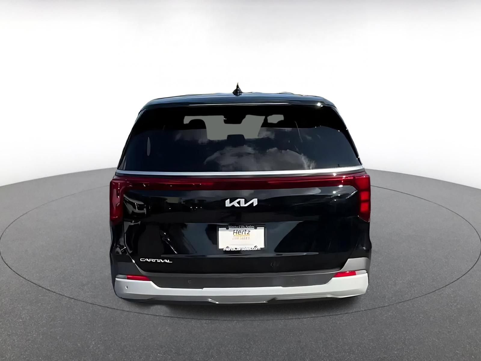 Used 2026 Kia Carnival FWD image 10