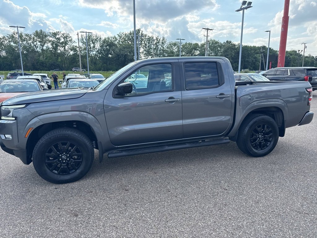 Used 2023 Nissan Frontier SV w/ Midnight Edition Package image 6