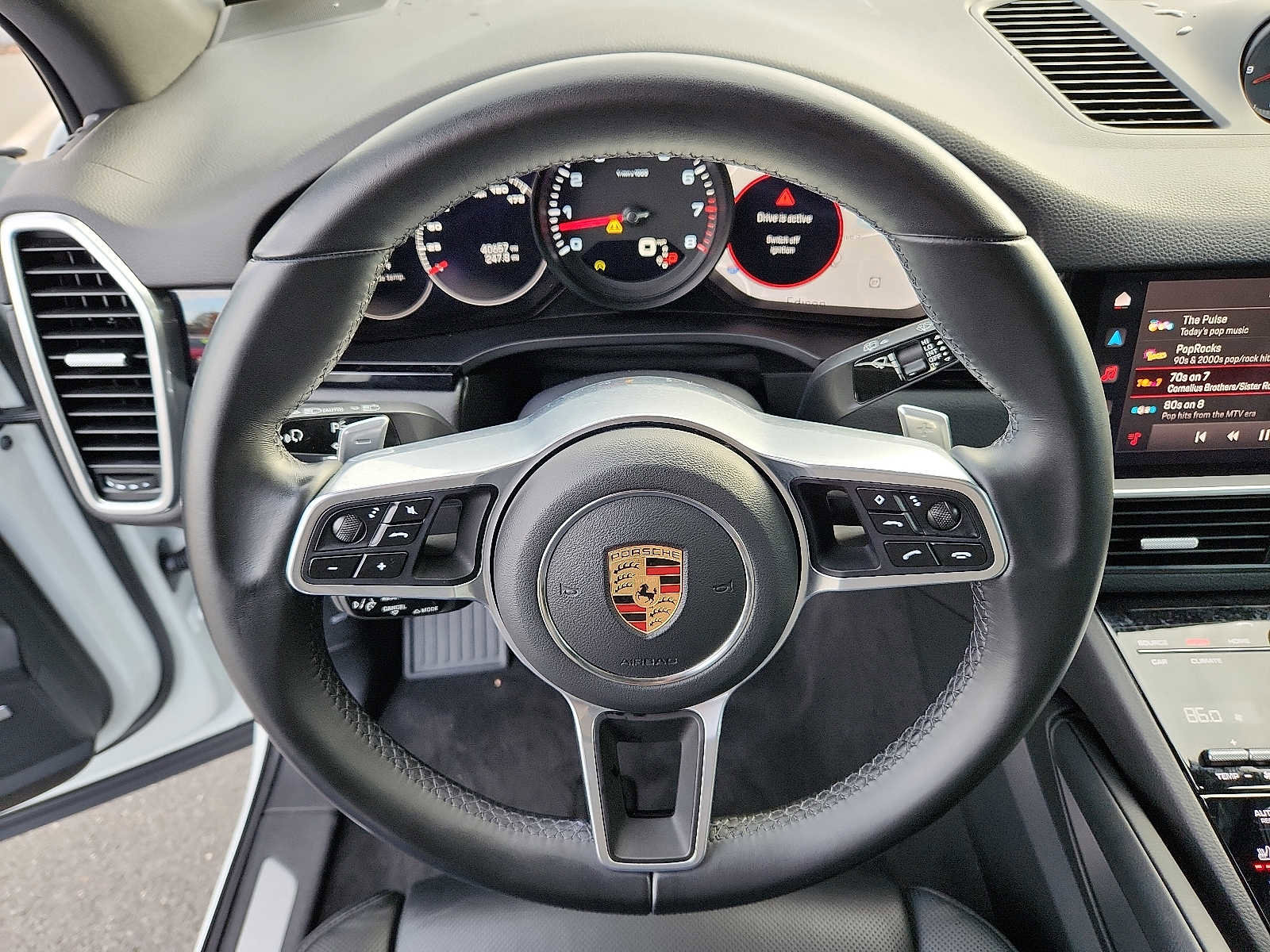 Used 2022 Porsche Cayenne Platinum Edition image 19