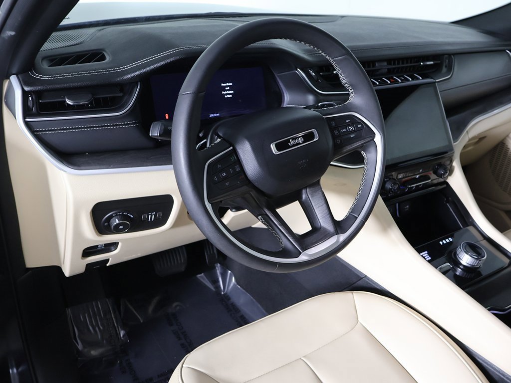 Used 2024 Jeep Grand Cherokee Limited image 27