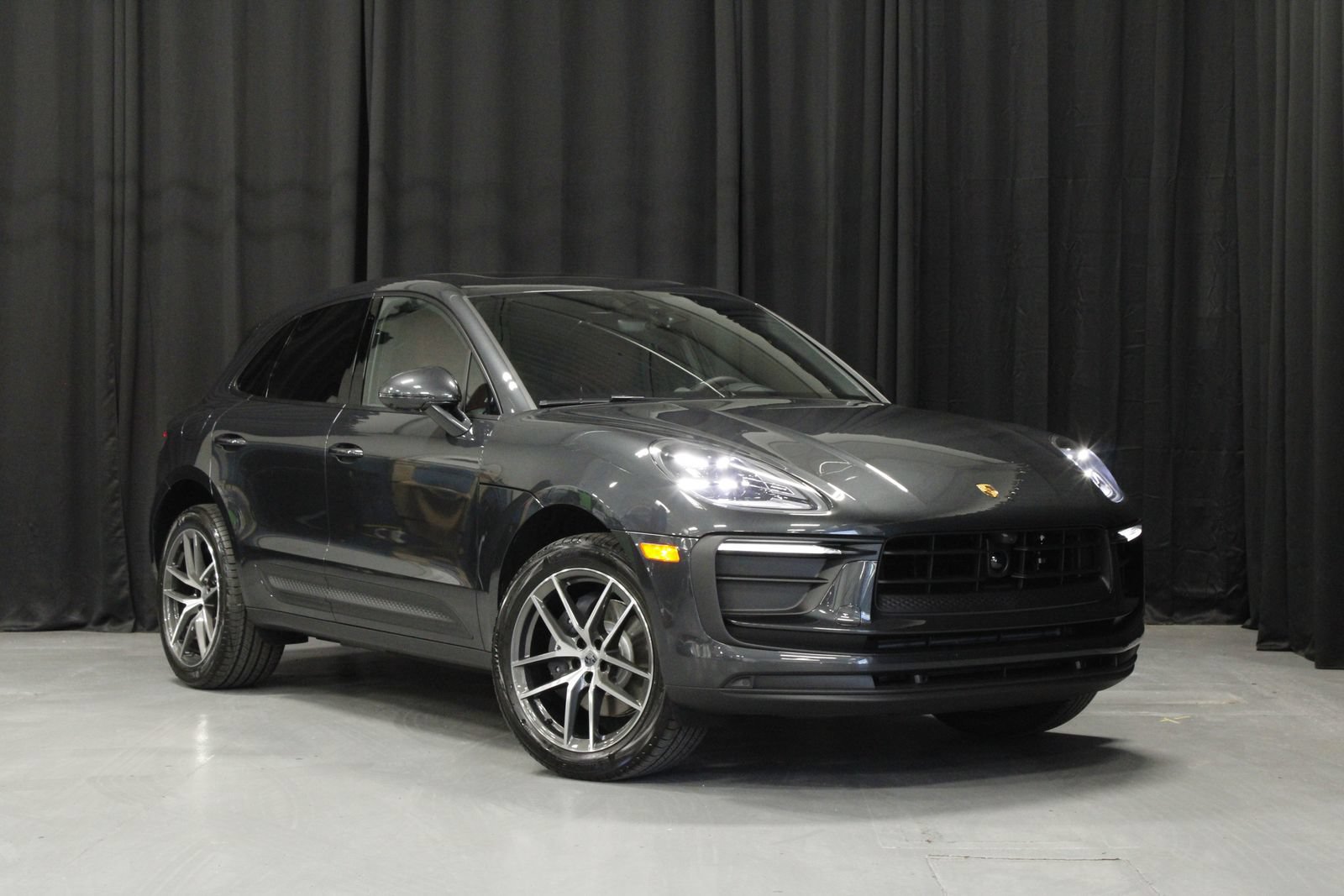 New 2026 Porsche Macan AWD/4WD image 7