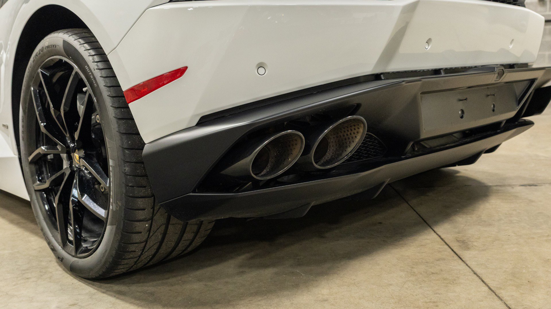 Used 2016 Lamborghini Huracan LP 610-4 image 30