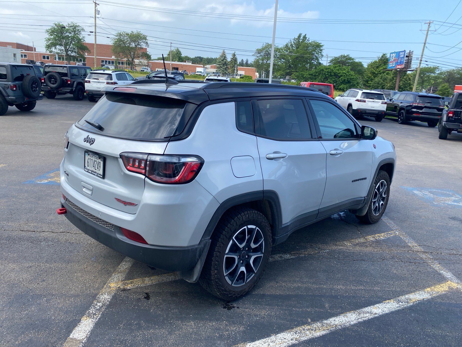 Used 2026 Jeep Compass Trailhawk w/ Sun, Sound & Navigation Group AWD/4WD image 5