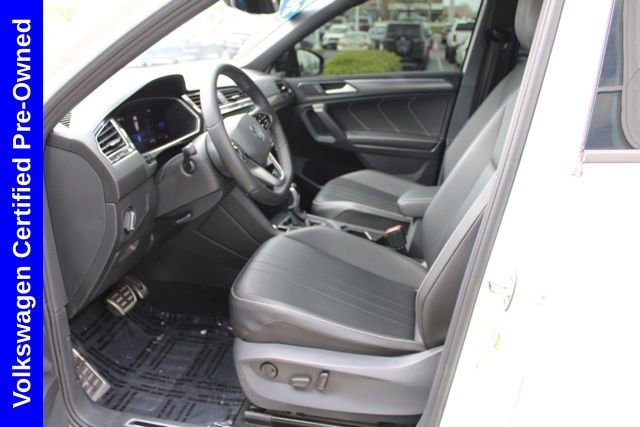 Used 2022 Volkswagen Tiguan SE R-Line AWD/4WD image 16