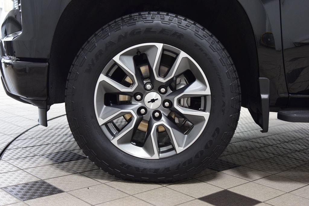 Used 2025 Chevrolet Silverado 1500 RST w/ RST All Star Premium Package AWD/4WD image 27