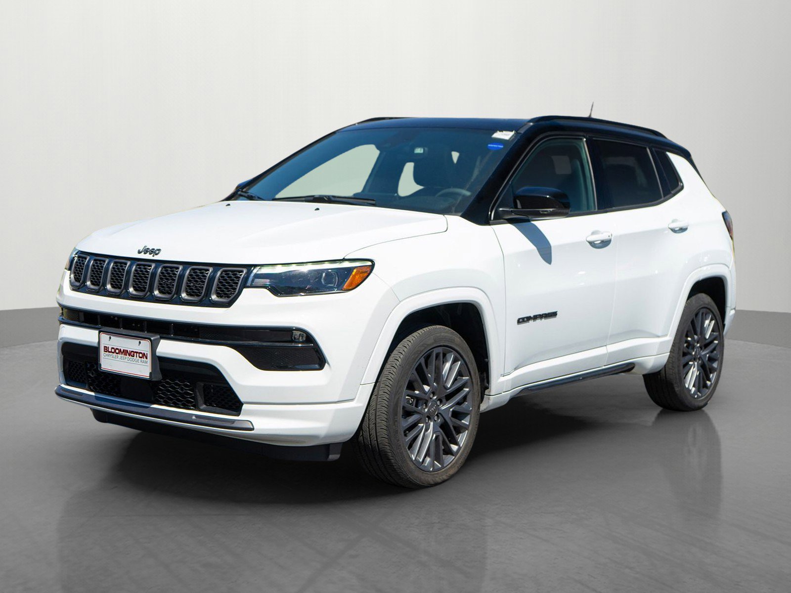 Used 2024 Jeep Compass Limited w/ High Altitude Package AWD/4WD image 3