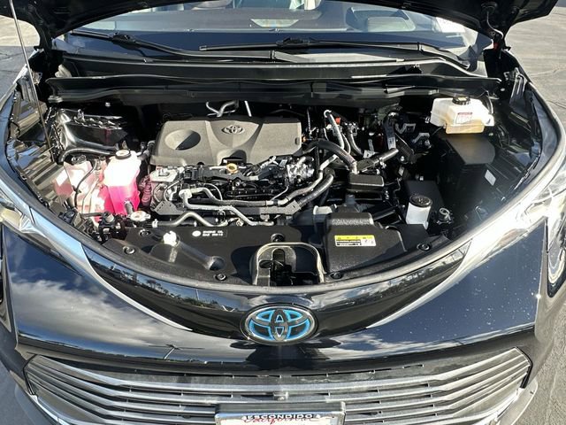 Used 2022 Toyota Sienna Platinum image 31
