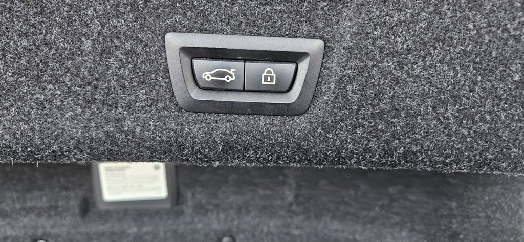 Used 2020 BMW 330i Sedan w/ Premium Package image 22