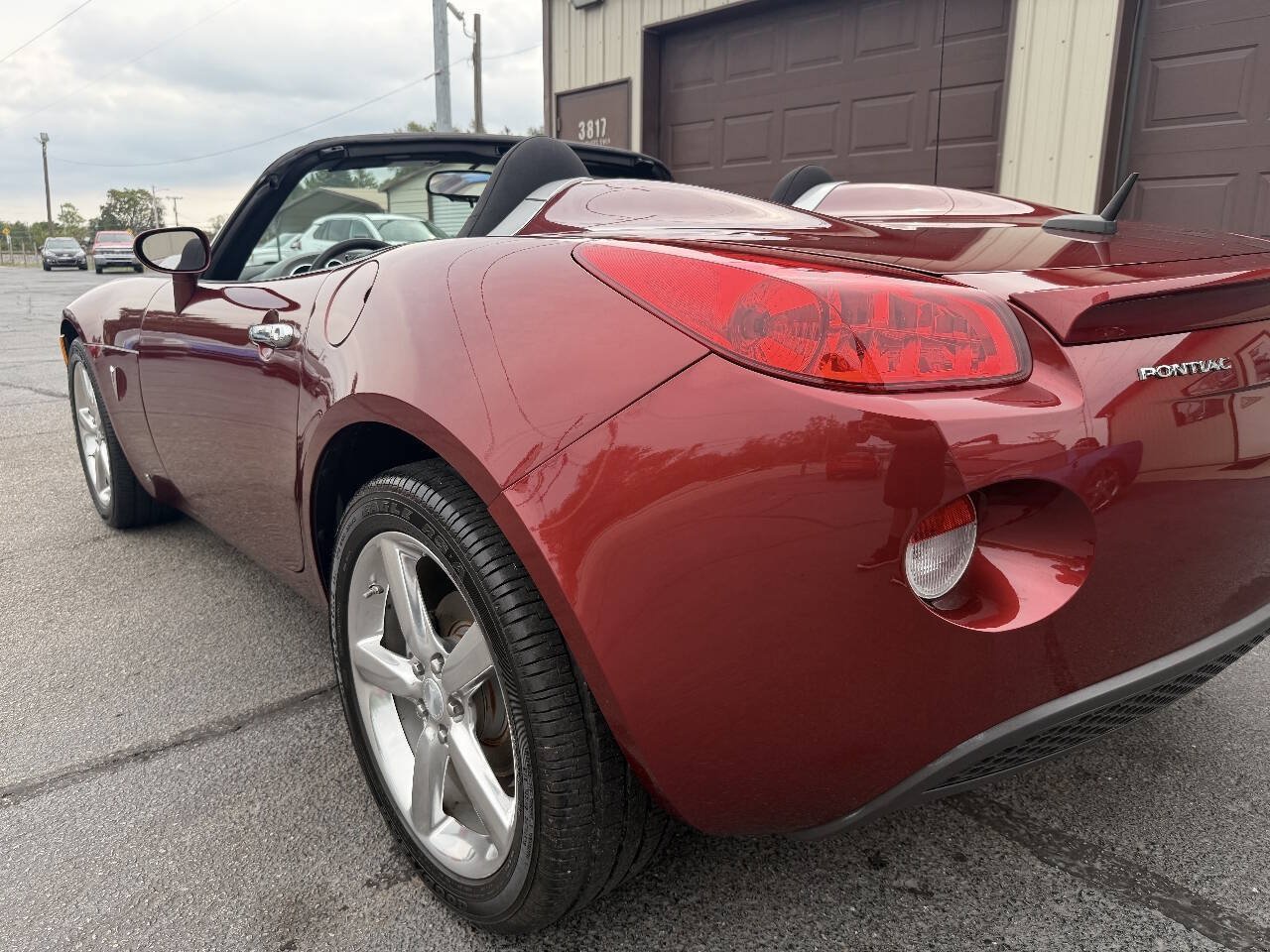 Used 2009 Pontiac Solstice Convertible w/ Preferred Package RWD image 9