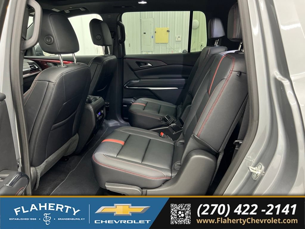Used 2026 Chevrolet Traverse RS FWD image 11