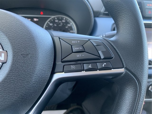 Used 2025 Nissan Versa SV w/ Trunk Package FWD image 16