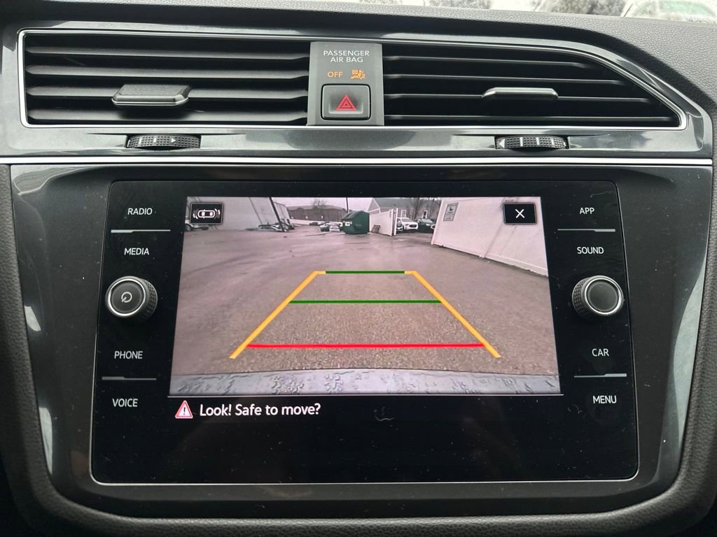 Used 2024 Volkswagen Tiguan SE image 16