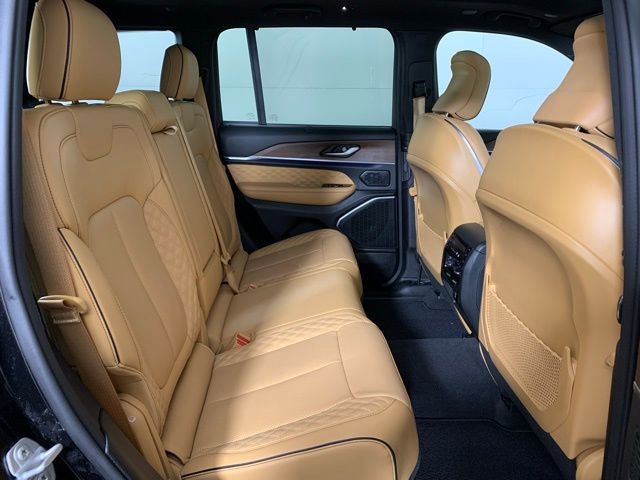 Used 2022 Jeep Grand Cherokee Summit w/ MOPAR Finishing Package AWD/4WD image 27