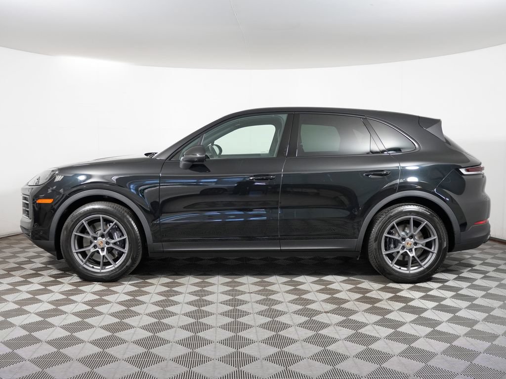 Certified 2024 Porsche Cayenne AWD/4WD image 2
