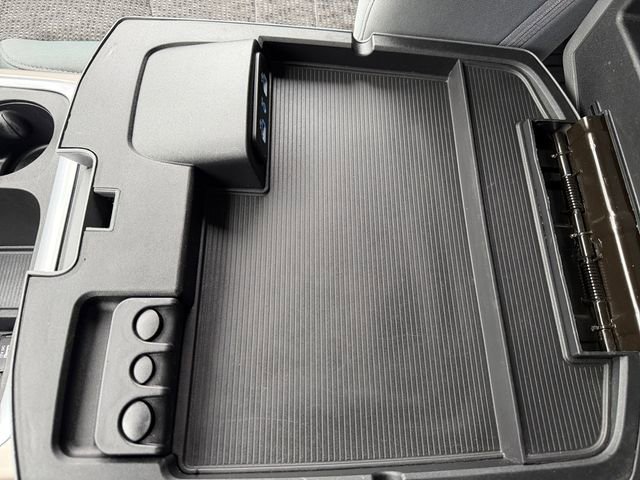 Used 2018 RAM 1500 Outdoorsman image 28