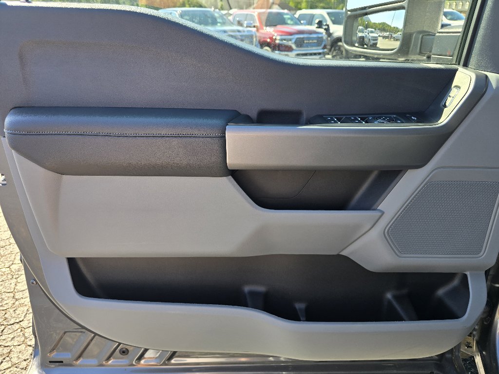 New 2025 Ford F350 XLT w/ XLT Value Package image 7