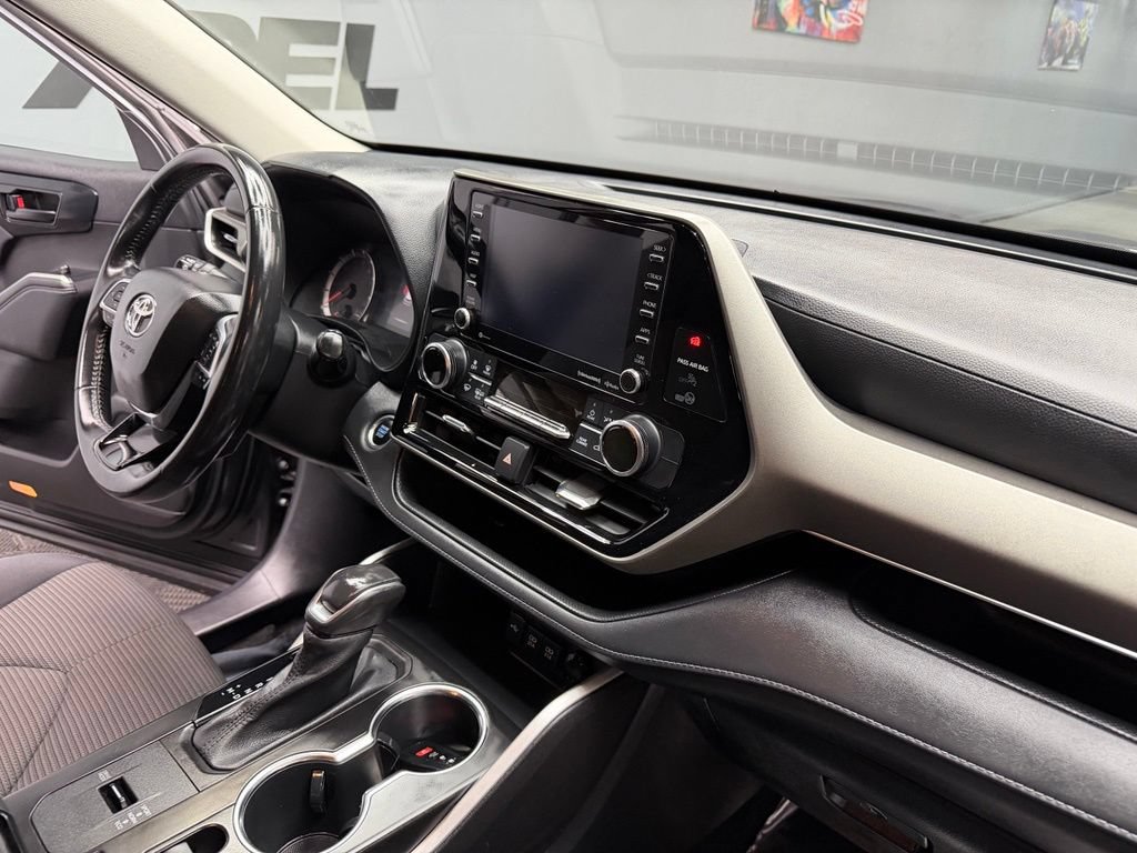 Used 2020 Toyota Highlander LE FWD image 51