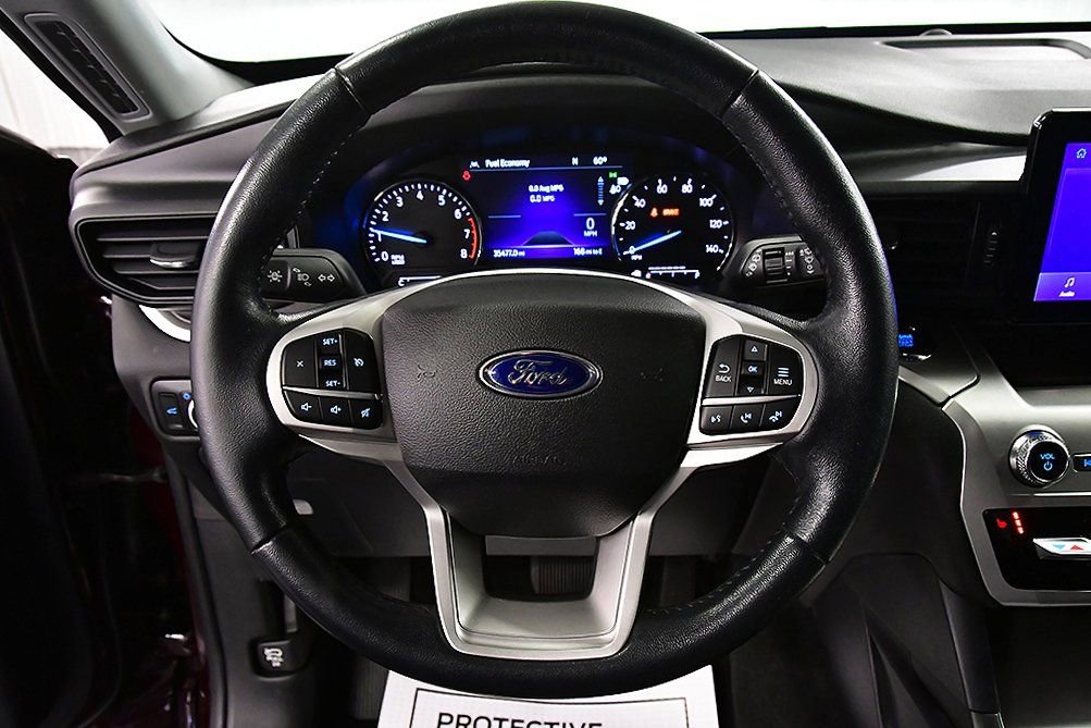 Used 2022 Ford Explorer XLT image 19