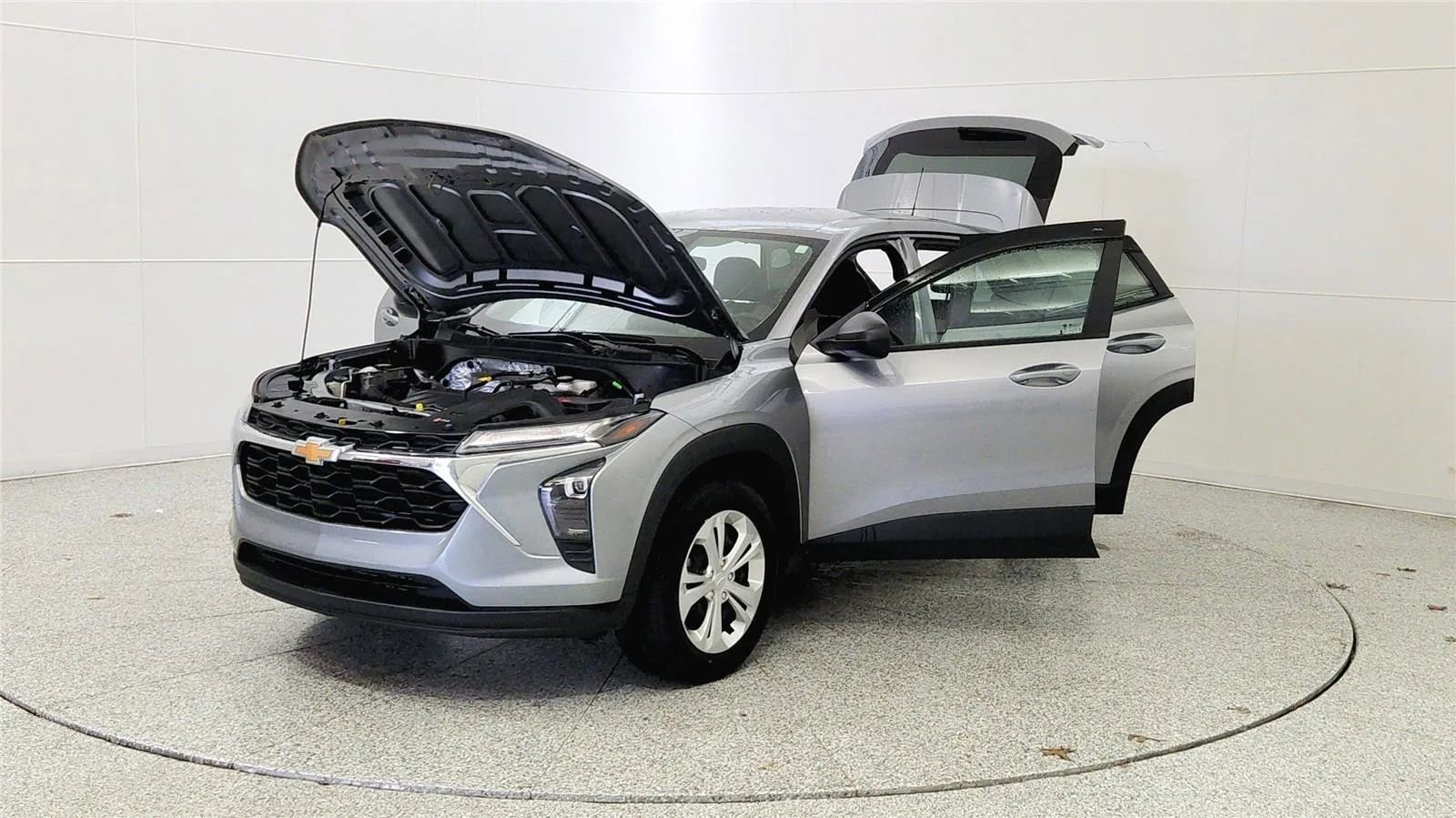 Used 2025 Chevrolet Trax LS w/ Driver Confidence Package FWD image 10
