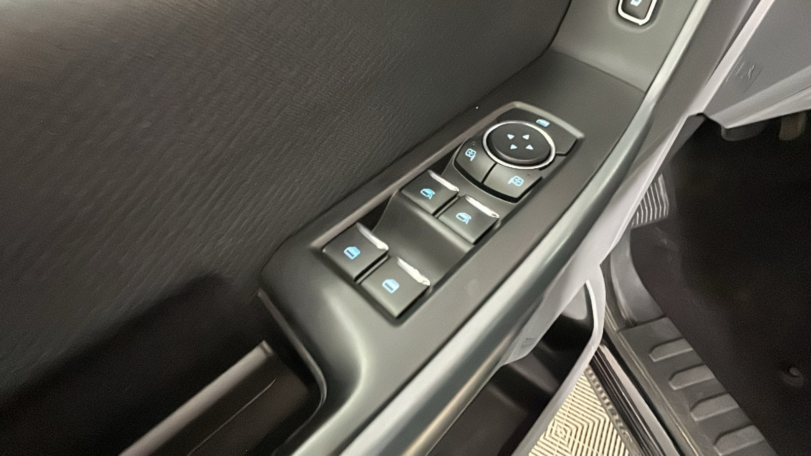 Used 2023 Ford F150 XLT AWD/4WD image 12
