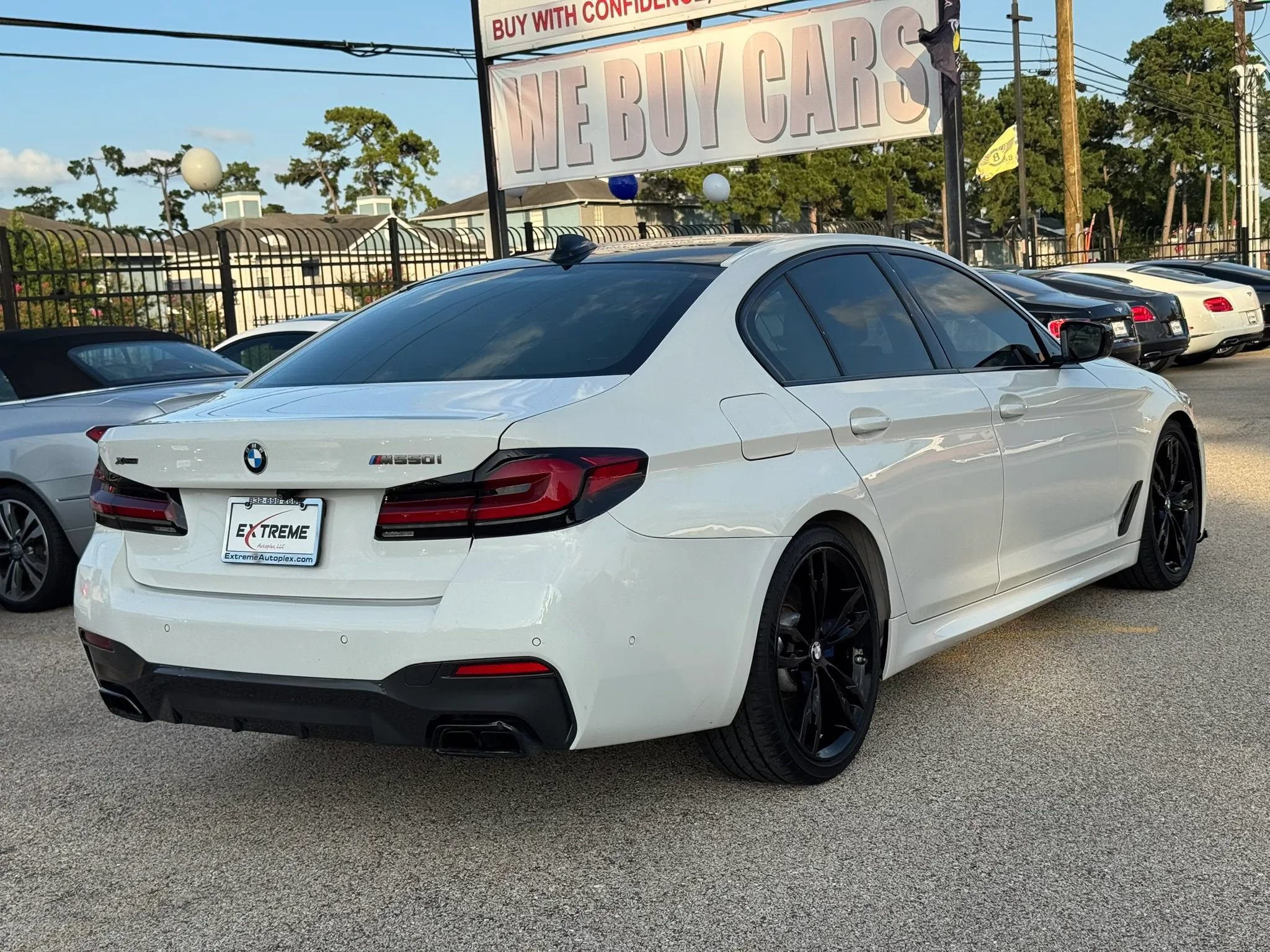 Used 2021 BMW M550i xDrive w/ Executive Package AWD/4WD image 9