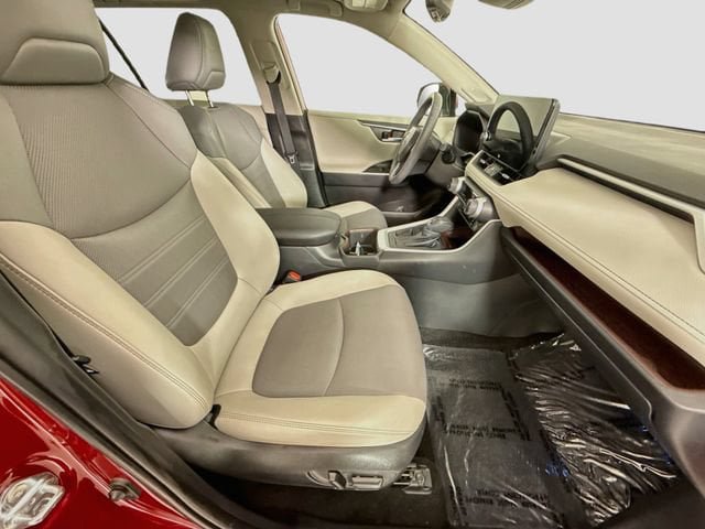 Certified 2025 Toyota RAV4 Limited w/ Advanced Technology Package FWD image 30