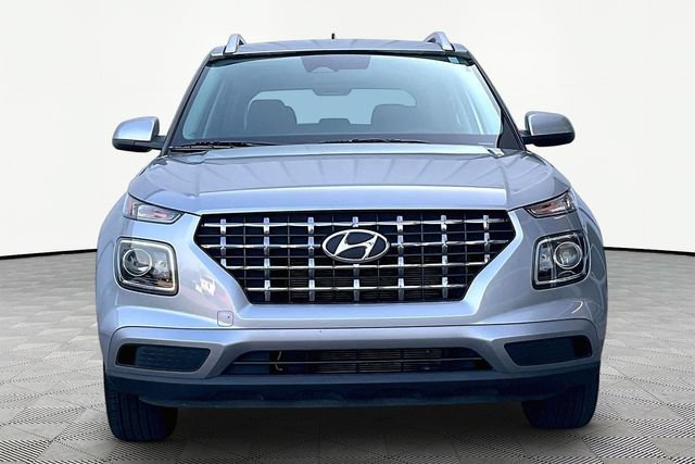 Certified 2024 Hyundai Venue SEL FWD image 3