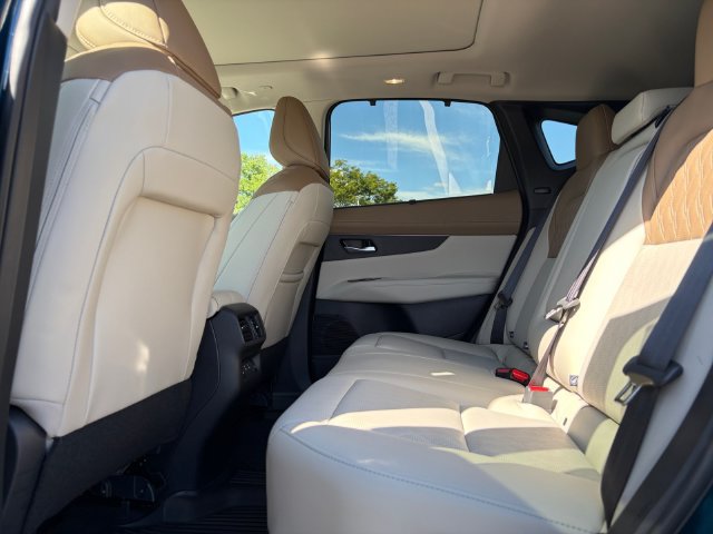 Used 2025 Nissan Murano Platinum AWD/4WD image 17