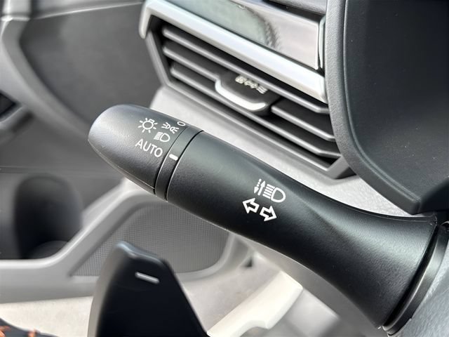 New 2025 Nissan Altima 2.5 SR w/ SR Premium Package FWD image 31