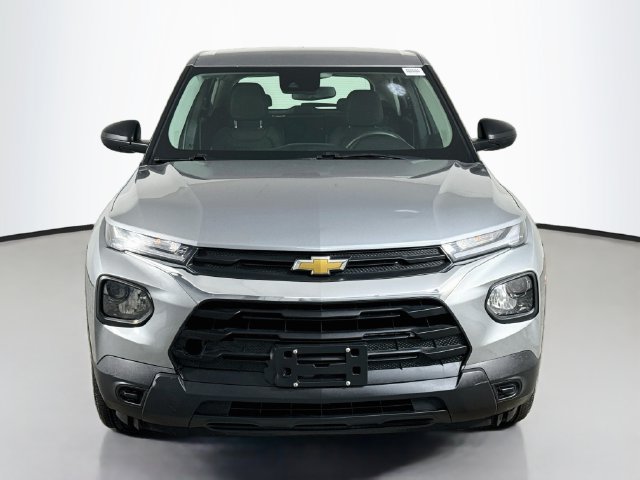 Used 2023 Chevrolet TrailBlazer LS FWD image 2