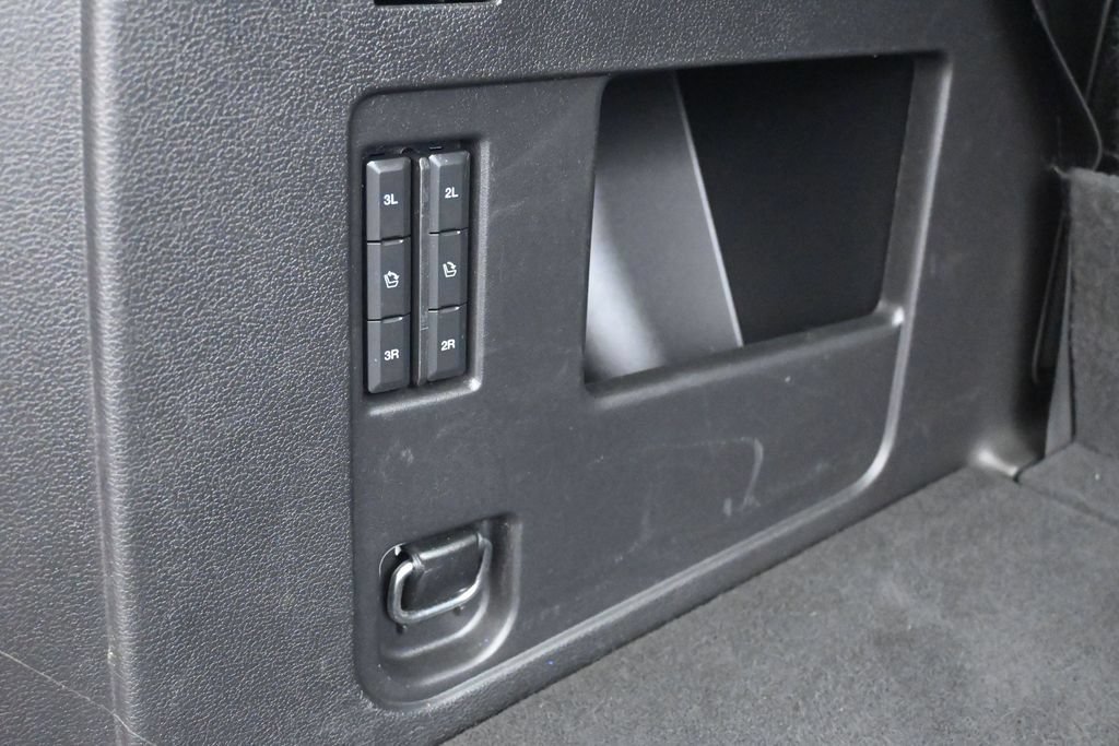Used 2019 Ford Expedition Limited w/ Equipment Group 303A AWD/4WD image 16