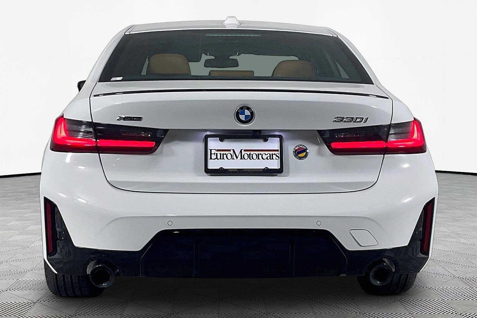 New 2026 BMW 330i xDrive Sedan w/ M Sport Package AWD/4WD image 7