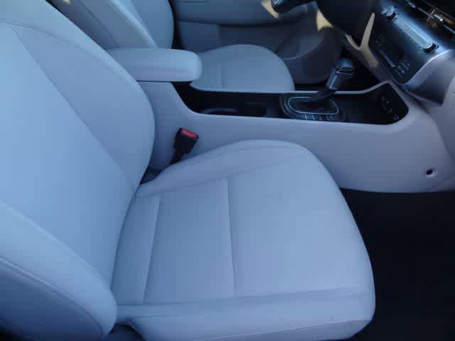 Used 2025 Hyundai Kona SEL FWD image 23