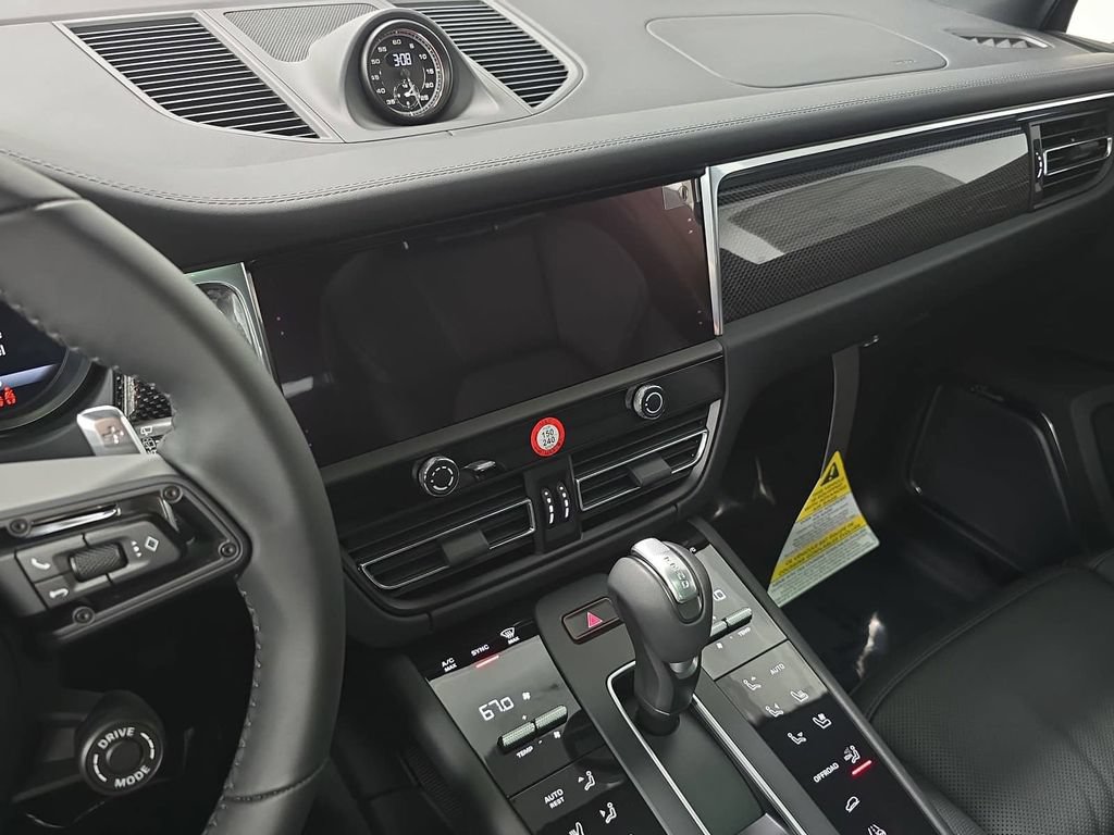 New 2026 Porsche Macan GTS AWD/4WD image 15