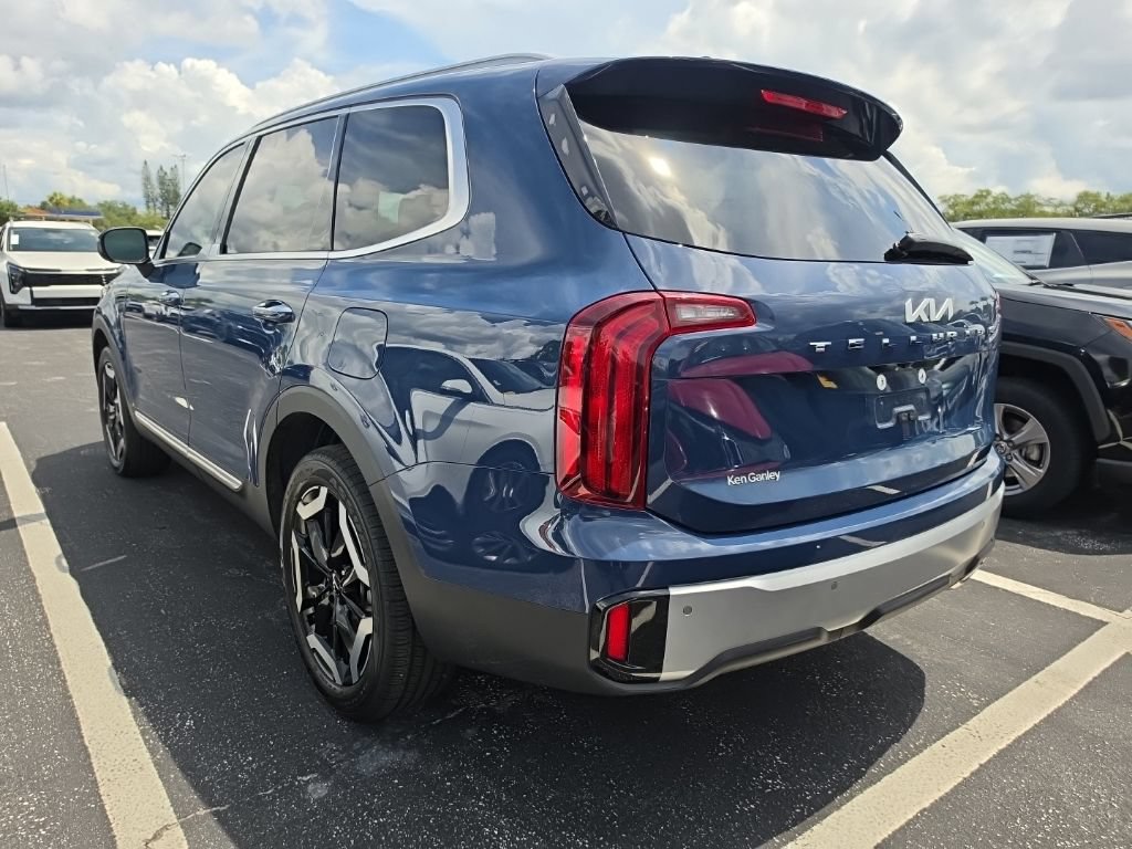 Certified 2024 Kia Telluride S w/ S Sunroof Package FWD image 11