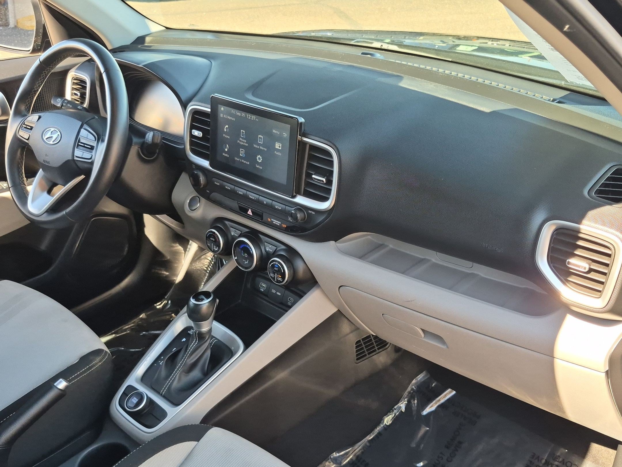 Used 2025 Hyundai Venue SEL FWD image 26
