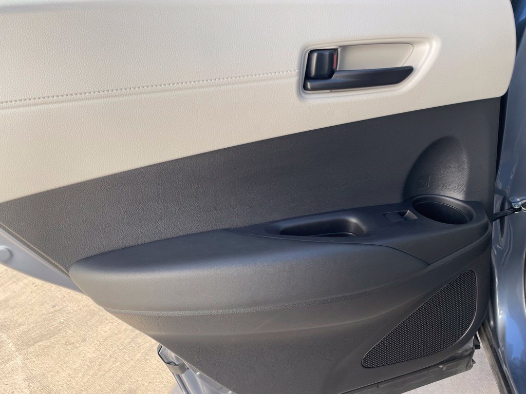 Used 2025 Toyota Corolla Cross L FWD image 21