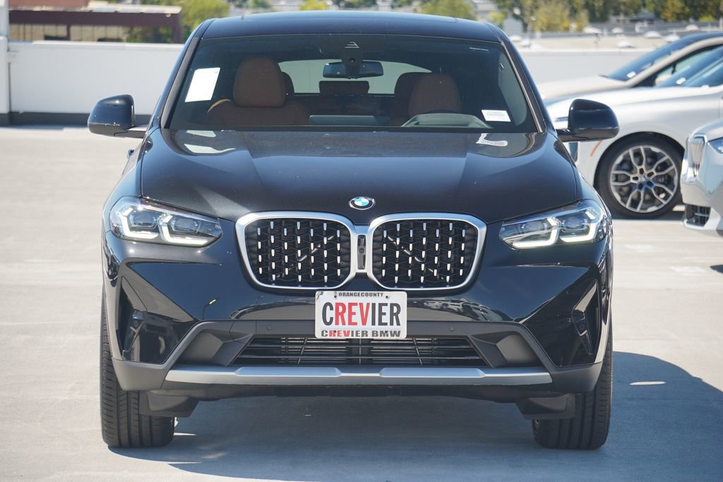 Used 2025 BMW X4 xDrive30i w/ Premium Package AWD/4WD image 2
